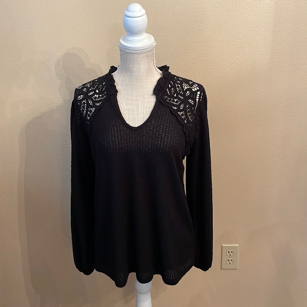 Maurices Women's Long Sleeve Lightweight Tunic Top V Neck Lace Shoulders Small